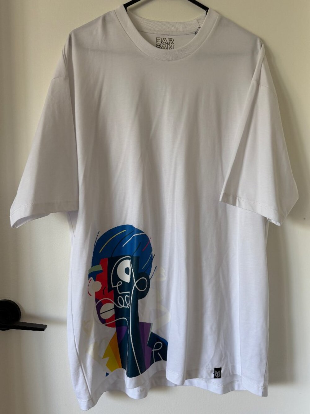 Bar Sam Tehran Graphic T-Shirt XL White Oversized Abstract Face Art Tee